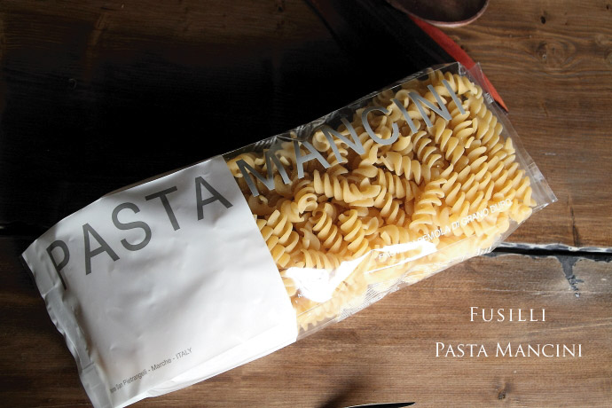 フジッリ 500g 袋入 パスタ・マンチーニ社 イタリア産 (Italian short pasta Fusilli by Pasta Mancini)