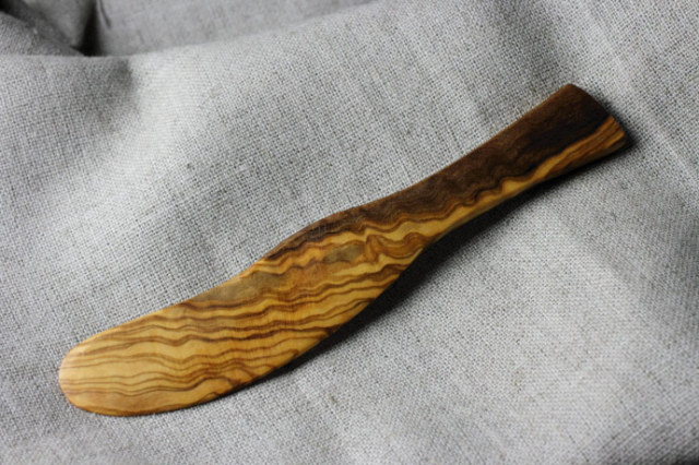 バターナイフ アルテレニョ社 イタリア製 (Italian Butter Knife made by Arte Legno Olive Wood) 商品