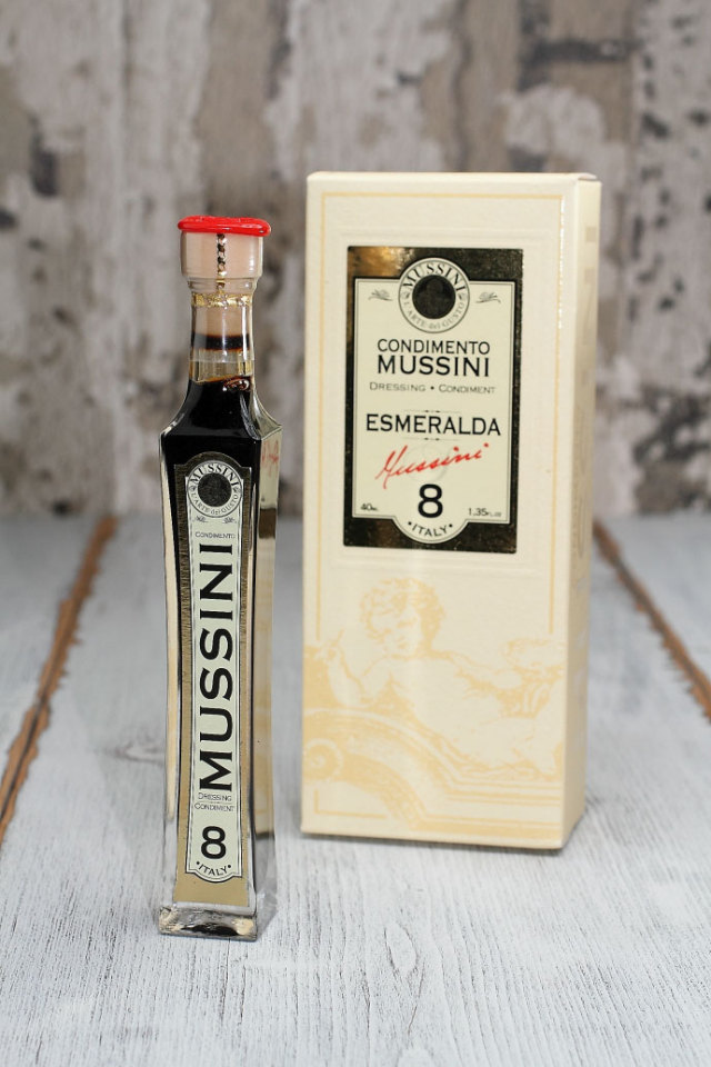 イタリア産 バルサミコ酢 8年熟成 ムッシーニ社 (Italian Balsamico 8 years by Mussini Esmeralda) 商品